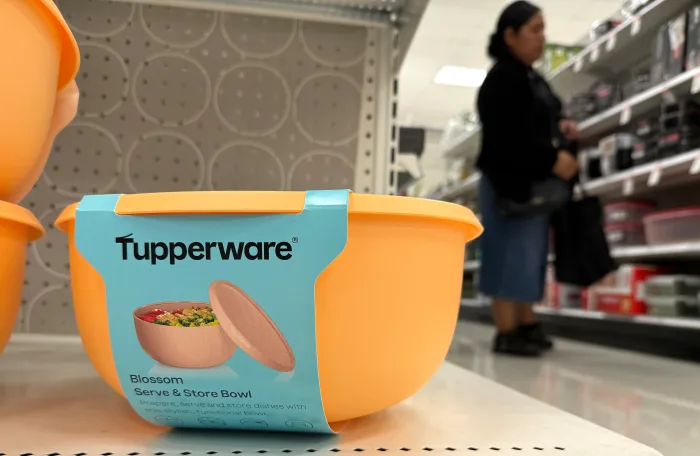 Tupperware sounds the alarm on a trend that led to bankruptcy