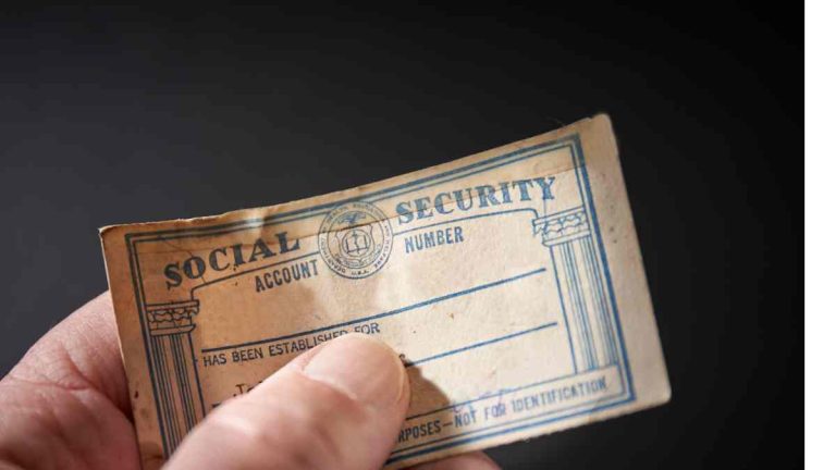 Social Security’s 2025 COLA Falls Short for Retirees Facing Inflation