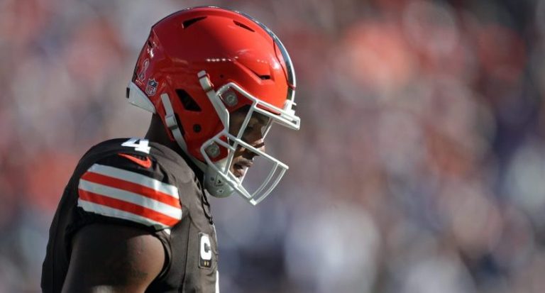 NFL Reactions Pour In as Deshaun Watson Abruptly Leaves the Field for Browns